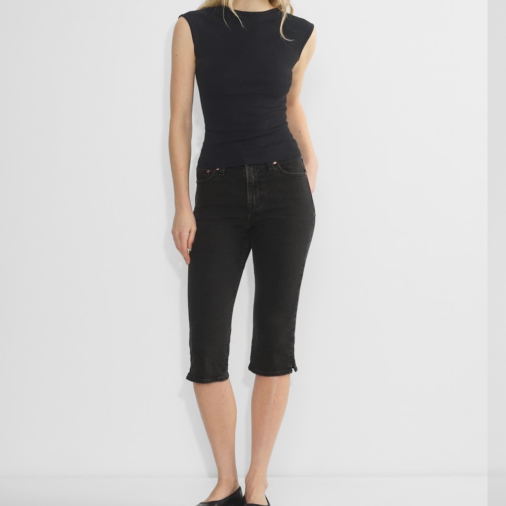 Levi's
Wedgie Capri Jean from Aritzia | NWT